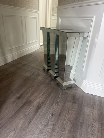mirrored console