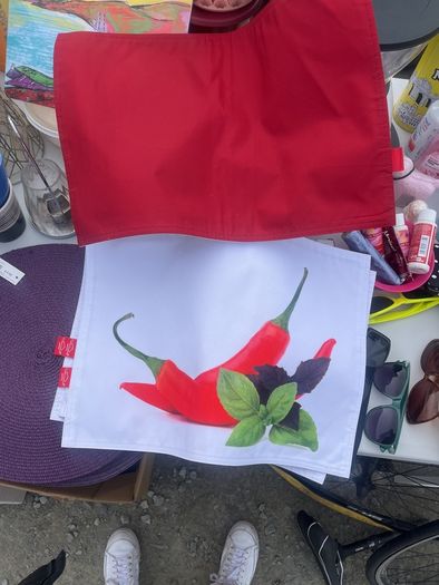 4x chilli / white -red table sets