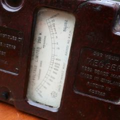 Vintage Heavy 'Megger' Brand Bakelite 500 Volts Insulation Tester Voltmeter