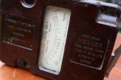 Vintage Heavy 'Megger' Brand Bakelite 500 Volts Insulation Tester Voltmeter