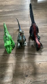 3 dinasours