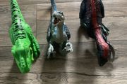 3 dinasours