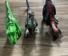 3 dinasours