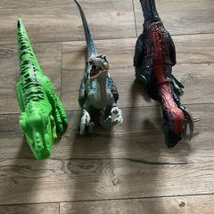 3 dinasours