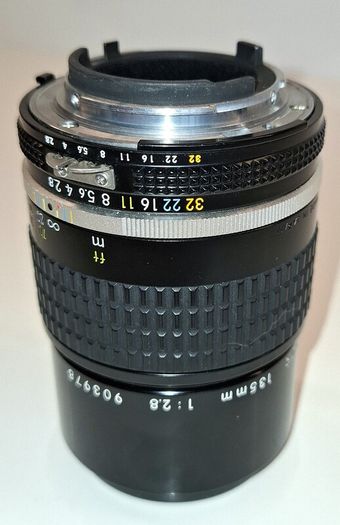 Nikon 135mm f2.8 AIS