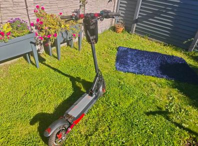 KuKirin M4 Electric Scooter with Handlebar Bag