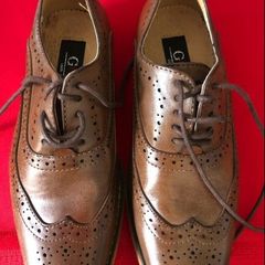 Boys shoes size 1 worn once like new