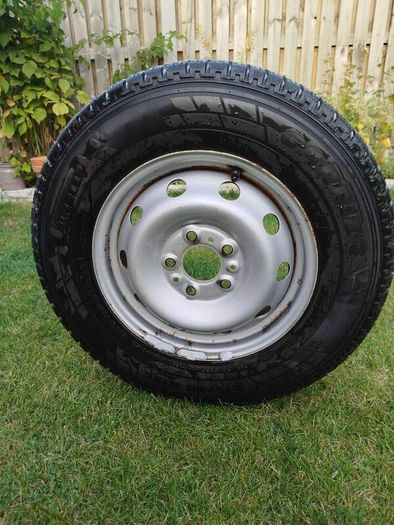 4 x Fiat Ducato Steel Wheels with Brand New Pirelli Carrier 215 70 R15C Tyres