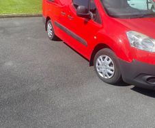 Peugeot van