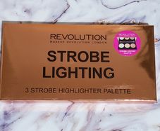 Makeup Revolution Strobe Lighting Highlighter Palette - New