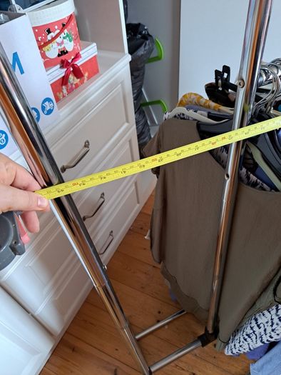Clothes railing
