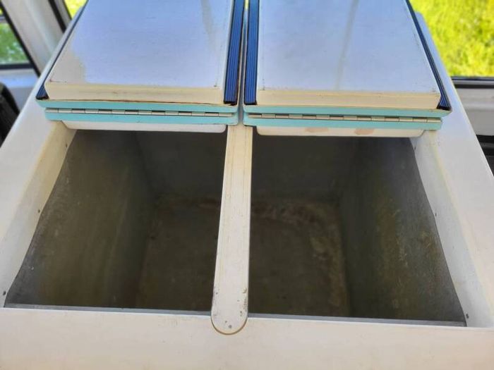 Ice cream van Freezer
