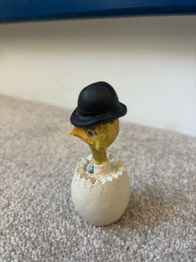Vintage collectible figurine Eggbert and Friends Eggsecutive