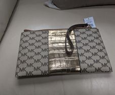 Michael Kors Purse/Wallet