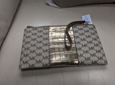 Michael Kors Purse/Wallet