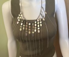 Silver tone multichain necklce