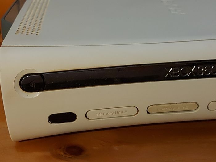 XBOX 360, with Power Charger, 2 Controlllers with Charger, wifi ariel, Communication cable, all in excellent cosmetic condition, not tested