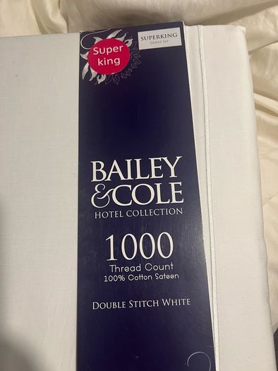 Duvet set Bailey &cole brand new- 1000 thread count!!
