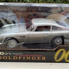 Autoart James Bond 1/18