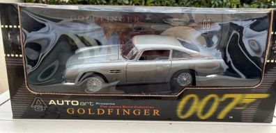 Autoart James Bond 1/18