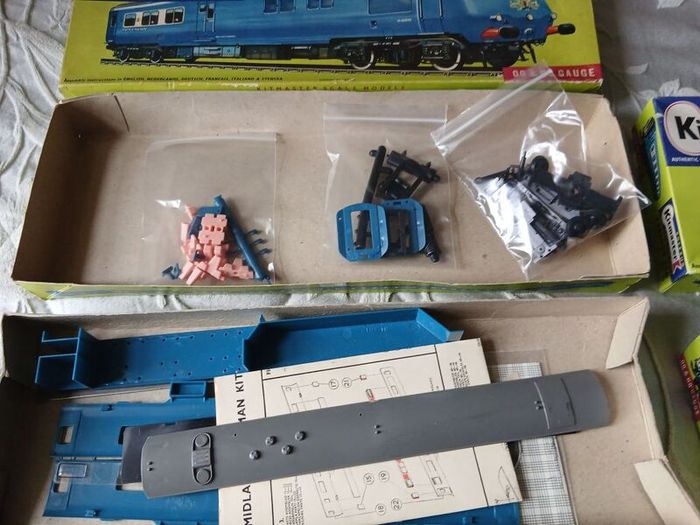 Kitmaster 00 gauge train kits