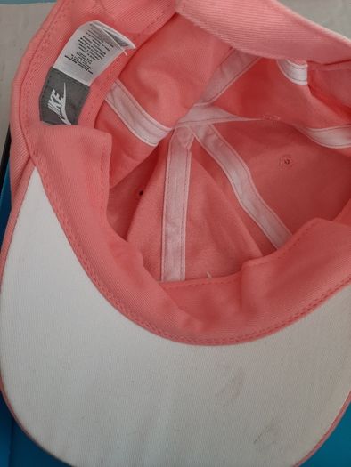 New Nike cap small tag attached