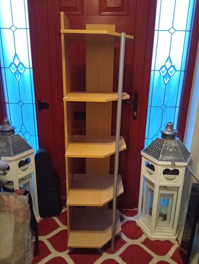 book shelf / corner storage