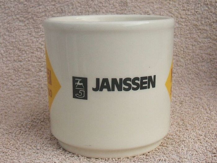 NIZORAL SHAMPOO (Janssen) - a scarce promotional mug made by Carrigdhoun Co-Op pottery of Carrigaline, County Cork (late 1980s)