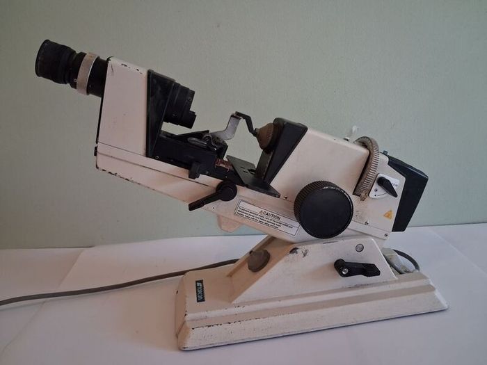 Postage - Topcon LM 6 Microscope - Not Powering up