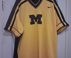 Rare vintage Nike University Michigan Wolverines1997 1998