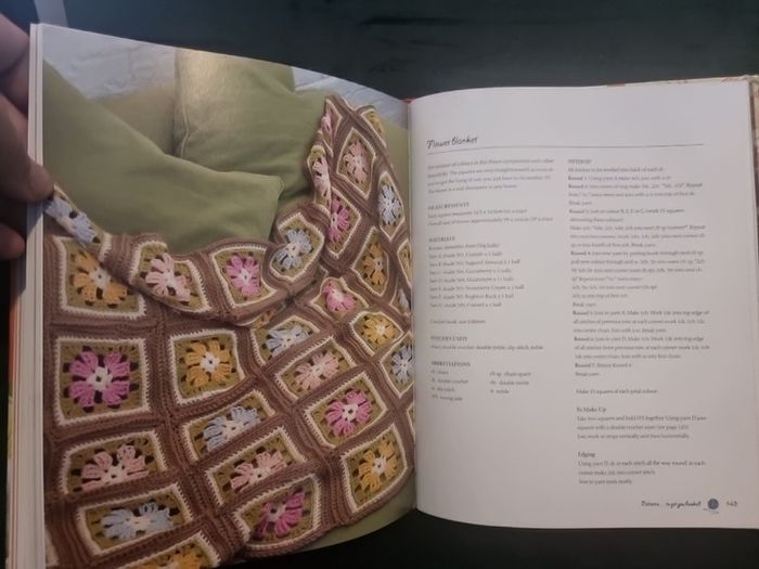 Complete Guide to Knitting & Crochet (Hardcover)