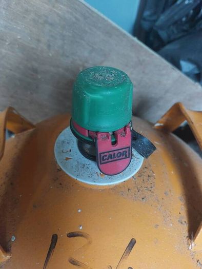 Full and sealed butane cylinder