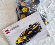 LEGO Technic 42151 Bugatti Bolide Set