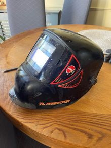 Welding helmet