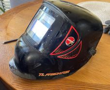 Welding helmet