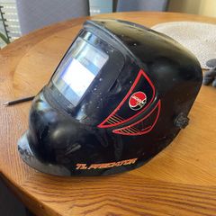 Welding helmet
