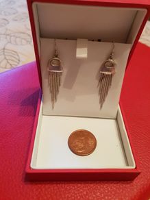 earrings color silver