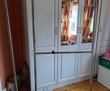Clothes railing