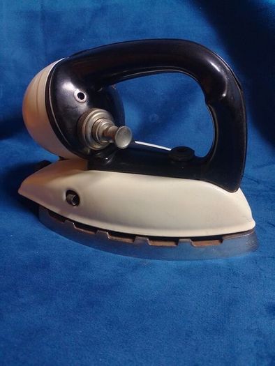 Can post Tiley DN250 paraffin iron 1950