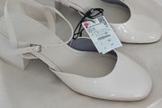 Cream sandals brand new size 41