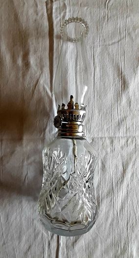 Glass oil burner