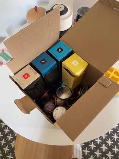 nespresso vertuo coffee machine & milk frozer + capsules