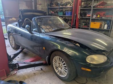 Mazda MX5 breaking na and NB