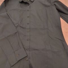 Black shirt