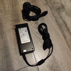 Toshiba charger 120 Watts 19v 6.3a