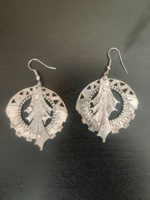 Lovely large costume silver tone earrings Free postage