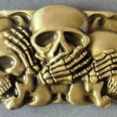 Belt buckle, skull design.