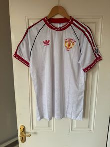 Man Utd retro jersey