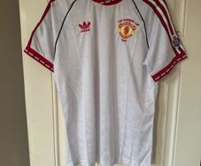Man Utd retro jersey
