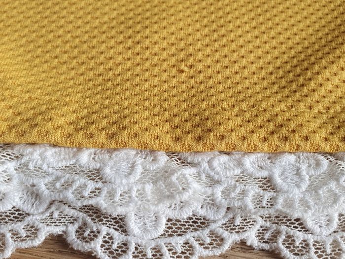 Lovely Girls Lace Trim Long Sleeve Top Age 9 Yrs